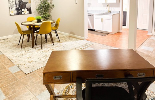 Woodville Apartamento | Beautiful family getaway, walking distance to markets, 35 min drive to Boston