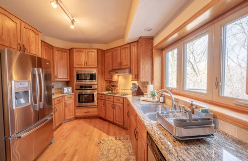 Eagan Casa | Beautiful Family Home! Close to Outlet Malls