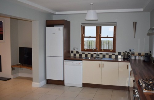 Dingle Casa | “Beautiful, Family Only, Pet Friendly, Harbour Views”