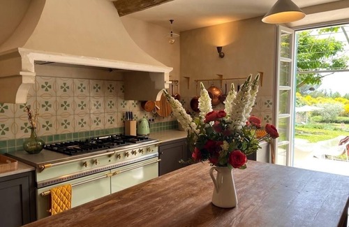 Mormoiron Otro | Beautiful farm house with stunning views and infinity pool