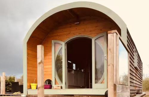 Heswall Casa | Beautiful farm house with hot tub