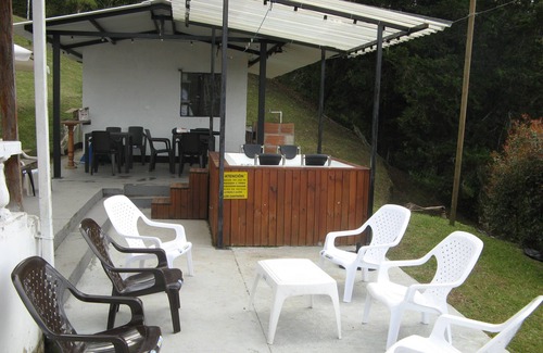 El Penol Cabaña | HERMOSA FINCA CON PISCINA Y JACUZZI