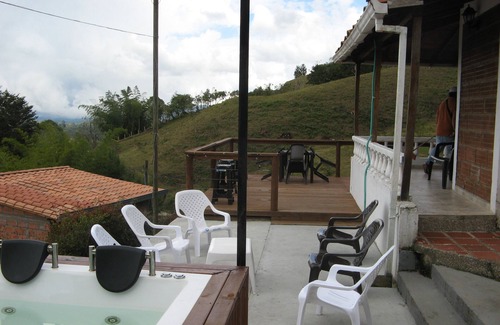 El Penol Cabaña | HERMOSA FINCA CON PISCINA Y JACUZZI