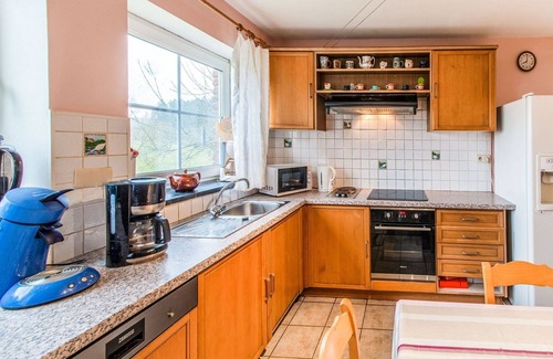 Brisy Otro | Beautiful Farmhouse in Brisy with Sauna
