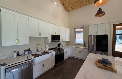 White Plains Otro | Beautiful Farmhouse in charming White Plains