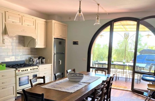 Lucignano Otro | Finca en una hermosa ubicación de 18 a 22 personas, piscina privada y jacuzzi, sala común, horno de pizza, bo