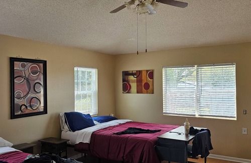Gold Rock Otro | Beautiful farmhouse with 3 bedrooms and 4 Queen beds for a cozy stay