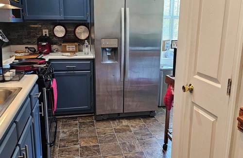 Gold Rock Otro | Beautiful farmhouse with 3 bedrooms and 4 Queen beds for a cozy stay