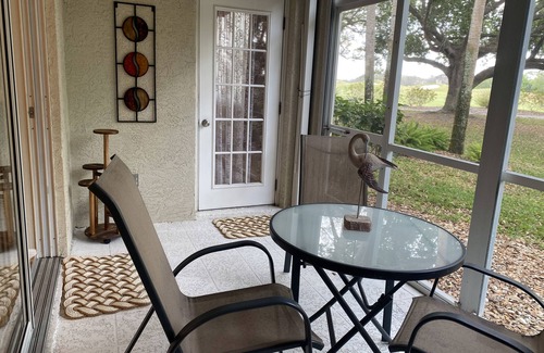Gateway Condominio | Beautiful first floor condo with view of the prestigious Gateway Golf Course.