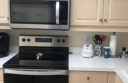 Naples Condominio | Hermoso apartamento de 2 habitaciones en el complejo que lo tiene todo.