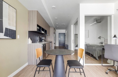 Yesler Terrace Apartamento | Beautiful First Hill Jr 1BR w/ Gym & Courtyard, nr Park, by Blueground