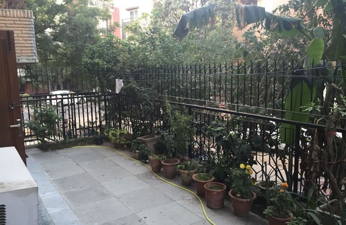 Kharera Apartamento | Hermoso apartamento en Hauz Khas cerca de importantes hitos en NewDelhi