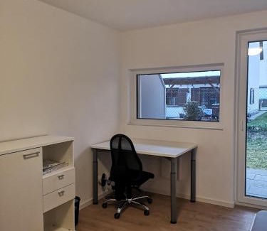 Friedrichshofen-Hollerstauden Apartamento | Beautiful flat, near westpark & hostpital, easy parking