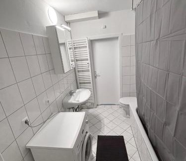 Sudostviertel Apartamento | Beautiful flat with living room and kitchen sleeps 4p on separate beds and 2p on sofa