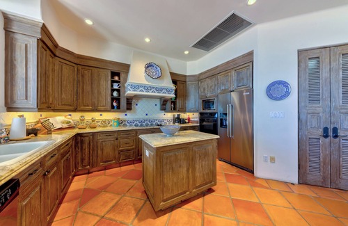 San José del Cabo Villa | Beautiful four bedroom, fully staffed beachfront villa near the O&O Palmilla