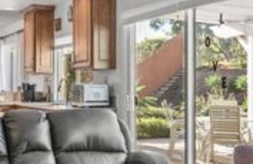 Granite Hills Casa | Beautiful four bedroom house in quiet neighborhood .