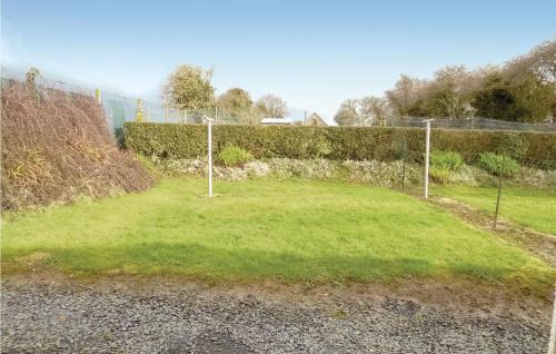 Englesqueville-la-Percee Casa | Beautiful Home In Englesqueville Percee