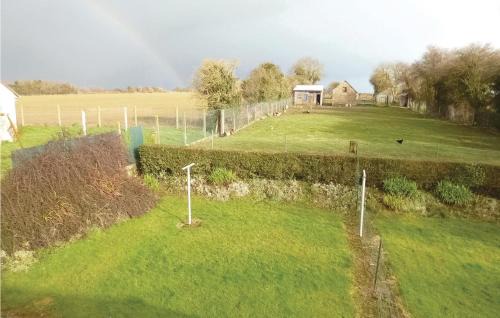 Englesqueville-la-Percee Casa | Beautiful Home In Englesqueville Percee