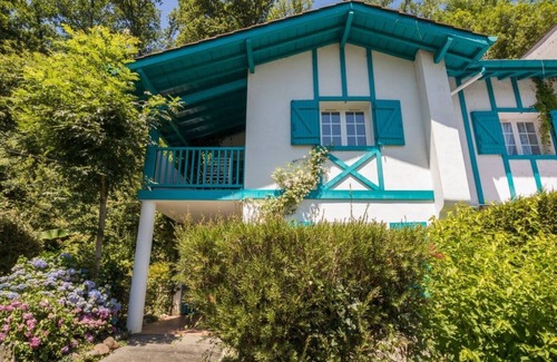 La Bastide-Clairence Apartamento | Precioso apartamento típico vasco en residencia con piscina