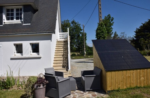 Plobannalec-Lesconil Apartamento | Beautiful apartment with land near the beach