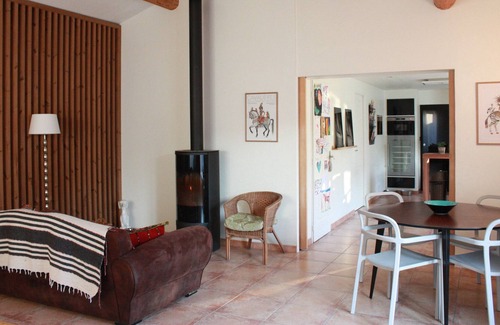 Saint-Etienne-du-Gres Villa | Hermosa villa contemporánea con piscina, cerca de Saint Remy, a los pies de los Alpilles