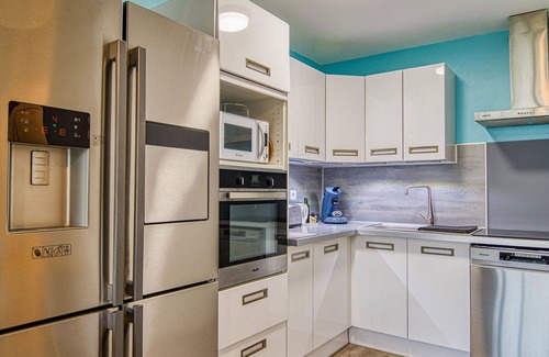 Le Brusc Apartamento | Precioso apartamento para 3 personas con A/C, TV, terraza, mascotas permitida y aparcamiento