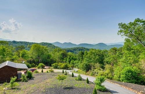 Franklin Casa | Beautiful Franklin Home with Bunkhouse and Hot Tub!