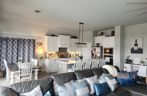 Seguin Casa | Beautiful Fully equipped, 4 bedroom home 2 bathrooms with pool in Seguin, TX!