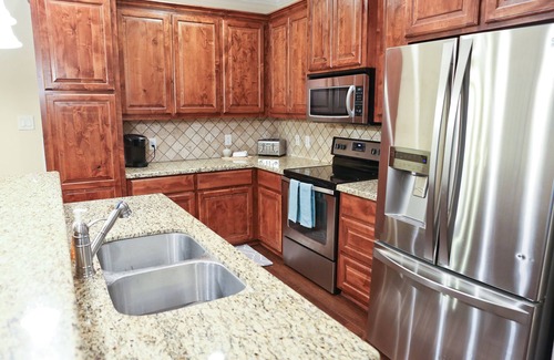 College Station Casa | Recién construido y amueblado 3BDRM / 3. 5BA Townhouse en el corazón de Aggieland