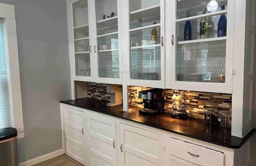 Buffalo Casa | Beautiful furnished 2 bdr great location Elmwood