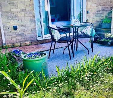 Kingsbridge Apartamento | Beautiful Garden Room with Private Entrance