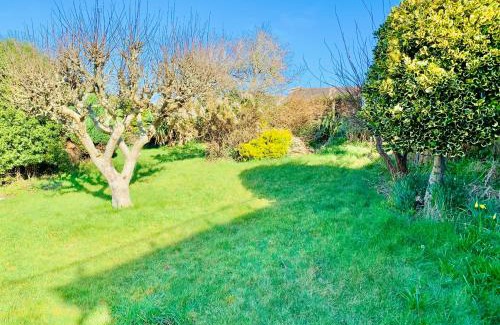 Kingsbridge Apartamento | Beautiful Garden Room with Private Entrance