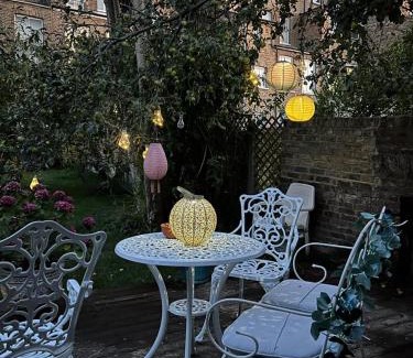 Springfield Apartamento | Beautiful Garden View Apartment London