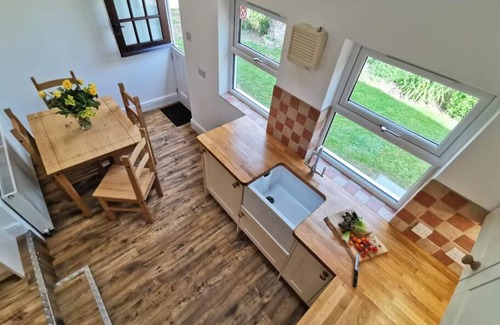 Aldwick Casa | Beautiful gate house a 4 minute walk from beach