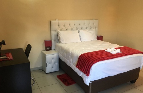 Palapye Casa | Beautiful Gates Guest House
