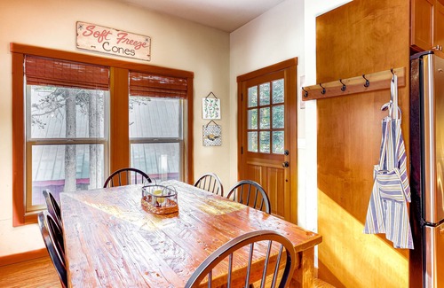 Serene Lakes Casa | Beautiful getaway with two fireplaces, covered deck, washer/dryer