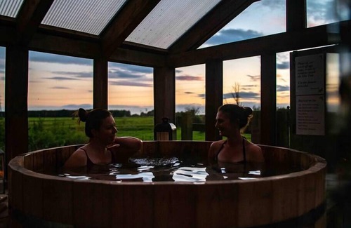 Scunthorpe Apartamento | Beautiful Giant Glamping Yurt: Sleeps 8