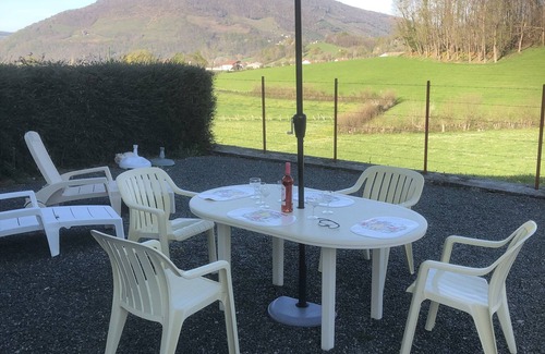 Lasse Apartamento | Beautiful gite, renovated, in old farmhouse.