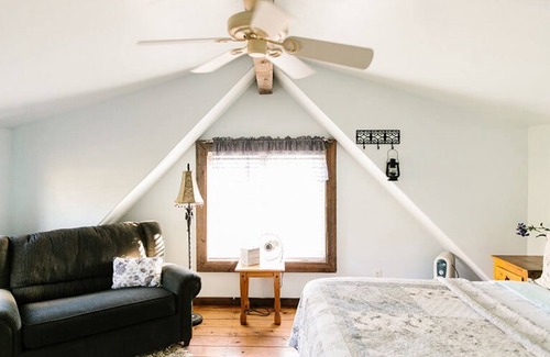 Moab Cabina | Beautiful Grey Dawn Cabin