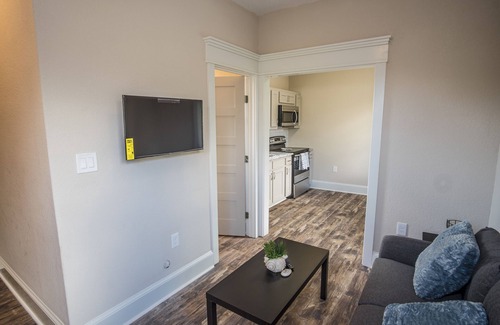Near East Side Casa | Beautiful Guest House on New Built Home Near Downtown