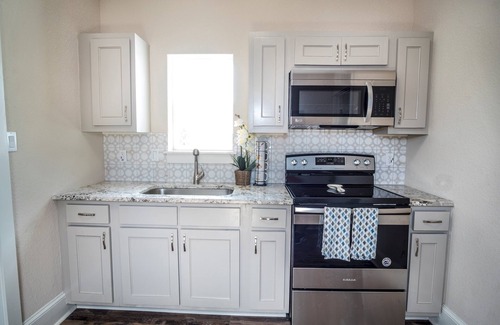 Near East Side Casa | Beautiful Guest House on New Built Home Near Downtown