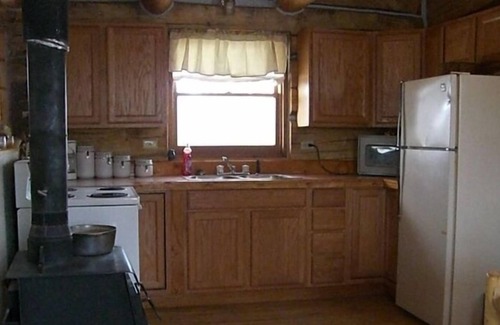 Silver Star Cabina | Beautiful Hand Built Log Cabin with Private Fishing