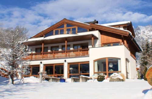 Maria Alm am Steinernen Meer Chalet De Esquí | Beautiful high quality Superior Chalet, 500m from ski lifts, half board catered