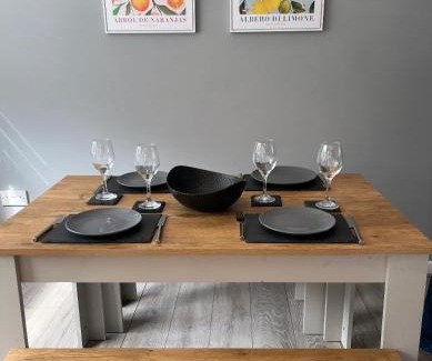Blyth Casa | Beautiful holiday home South Beach Blyth 3 minute walk to the beach