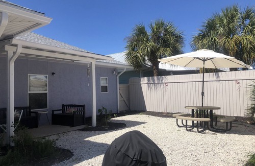 Silver Sands Casa | Beautiful home 2 blocks off of the beach