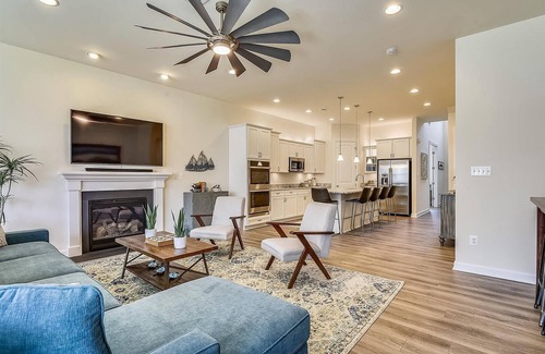 Frankford Casa | Beautiful Home! 1.5 Miles to the Sands of Bethany Beach - Sleeps 11