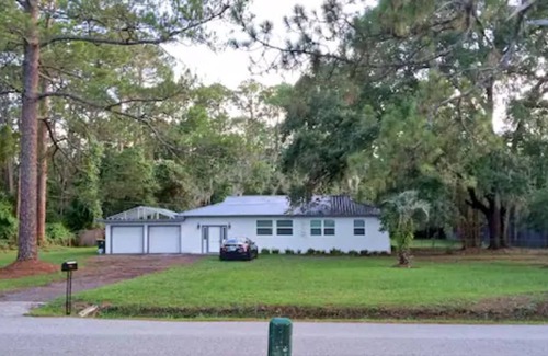 Southside Casa | Beautiful Home .4 bed .2 baths. Acre of land .great area.2 car garage