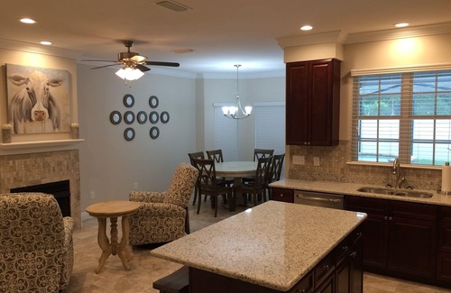 Foley Casa | Casa de lujo ~ 6BR / 5BA-Cerca de la playa, entretenimiento, comida ~ piscina privada y bañera de hidromasaje!