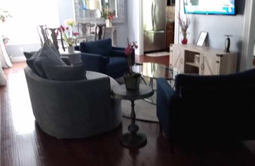 Fresno Casa | Beautiful Home and Pool in quiet gated neighborhood