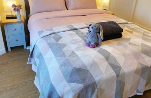 Sheldon Casa | Beautiful Home, BHX Airport, Nec, King Size Beds